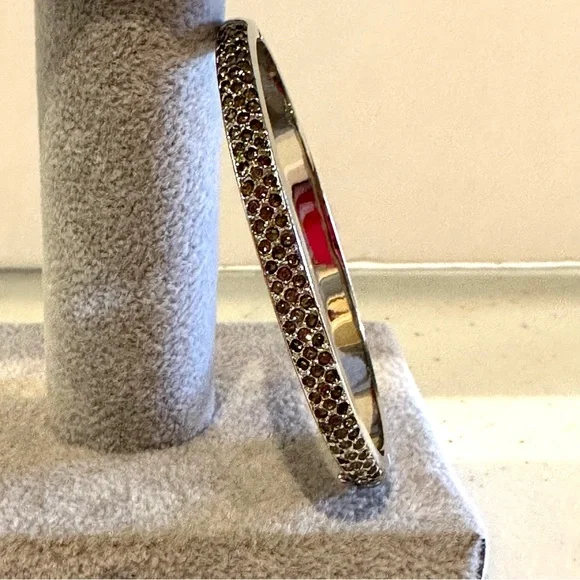 New Bracelet- made with Swarovski elements/ crystals- silver hinged bangle - Picture 9 of 15